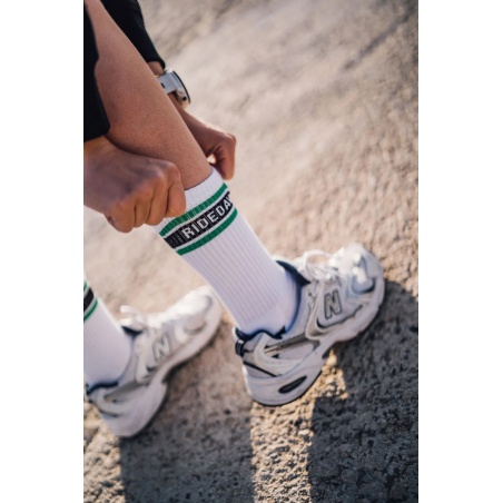 Cois Cycling RIDEDAY Retro Crew Socks Radsocken grün-schwarz