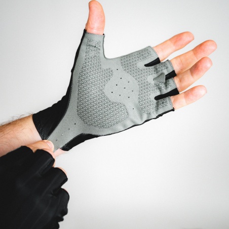 Spatzwear Aero Glovz Radhandschuhe kurz schwarz