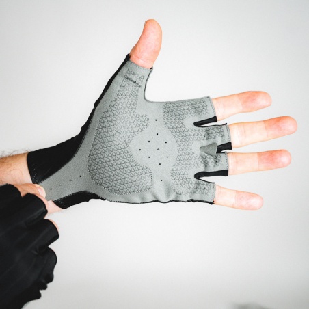 Spatzwear Aero Glovz Radhandschuhe kurz schwarz