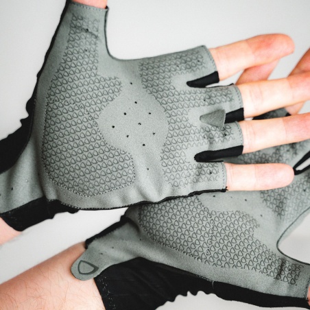 Spatzwear Aero Glovz Radhandschuhe kurz schwarz